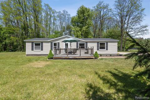 1836 Fisk Rd, Howell, MI 48843