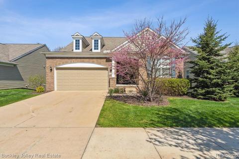 535 Acadia Ct #125, Howell, MI 48843