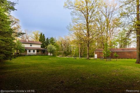 381 Miller Lake Rd, Columbiaville, MI 48421