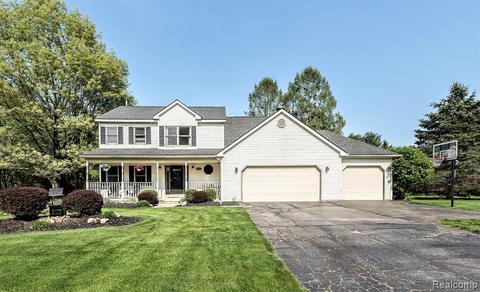 2565 Sandwedge Ln, Pinckney, MI 48169