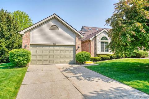 222 Sisu Knoll Dr, Brighton, MI 48116