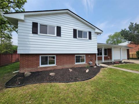 31241 Mill St, Roseville, MI 48066