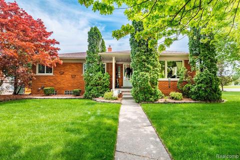 3571 Edison St, Trenton, MI 48183