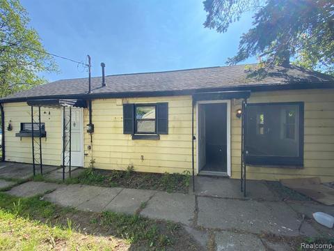 3642 Western Rd, Flint, MI 48506