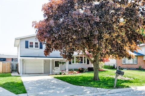 2941 W Woodland Dr, Port Huron, MI 48060