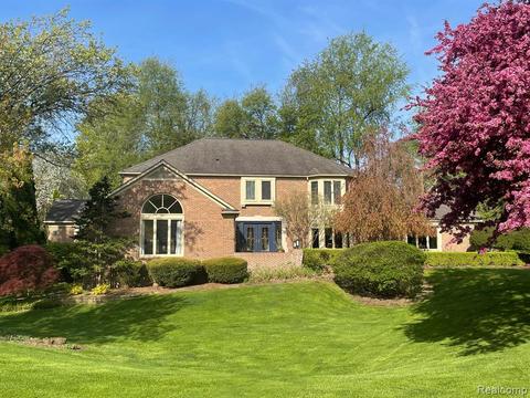 465 Stoneridge Ln, Bloomfield Hills, MI 48302