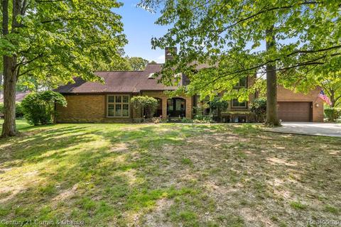 18 Timberlane, Dearborn, MI 48126