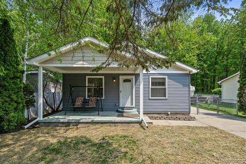 9407 Lakepointe, Clay, MI 48001