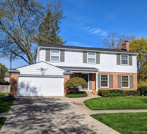 340 S Glenhurst Dr, Birmingham, MI 48009