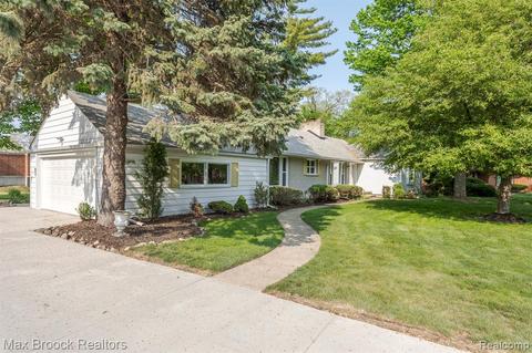 19078 Coral Gables St, Southfield, MI 48076