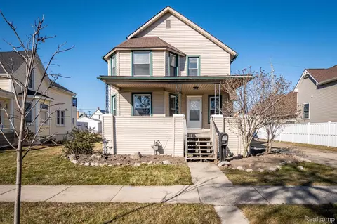 314 Vinewood St, Wyandotte, MI 48192