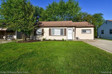 27201 Grandmont St, Roseville, MI 48066