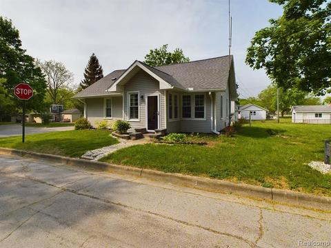 257 Nightingale St, Lapeer, MI 48446