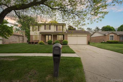 4488 Reilly Dr, Troy, MI 48085
