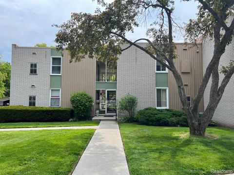 33003 Fargo St, Livonia, MI 48152
