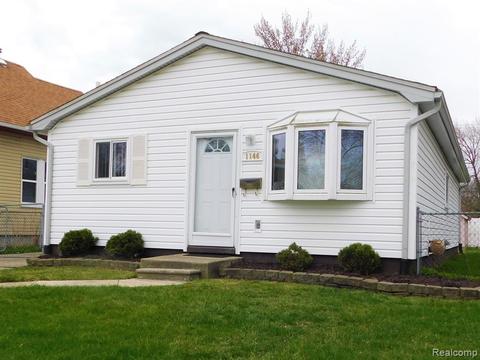 1146 E Harry Ave, Hazel Park, MI 48030