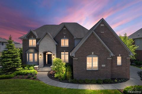 6714 Northwick Dr, Shelby Township, MI 48316
