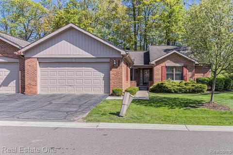 7275 Danbrooke, West Bloomfield, MI 48322