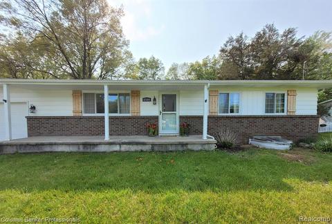 12319 Seymour Rd, Montrose, MI 48457