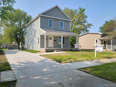 23161 Candace Dr, Rockwood, MI 48173