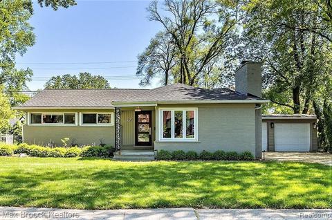 16029 Amherst Ave, Beverly Hills, MI 48025