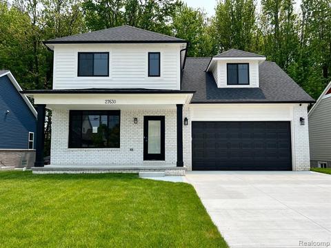 27630 Coleridge St, Harrison Township, MI 48045