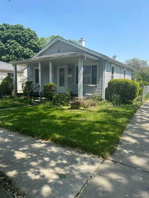 6180 Nightingale St, Dearborn Heights, MI 48127