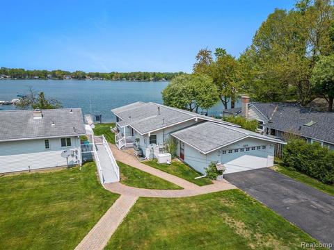 8870 Orrick St, Commerce Twp, MI 48382