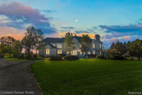 1729 Turnberry, Oxford, MI 48371