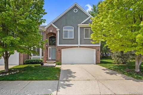 6185 Elarz Dr #15, Troy, MI 48085