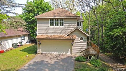 1536 Bayview St, Lake Orion, MI 48362