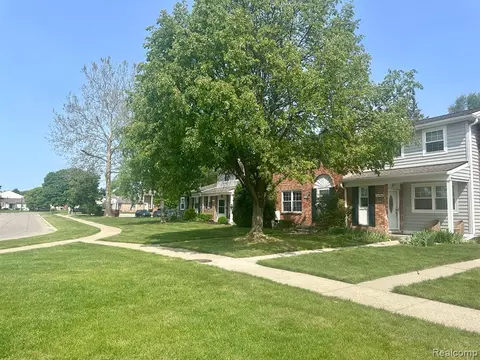 24770 Olde Orchard St, Novi, MI 48375