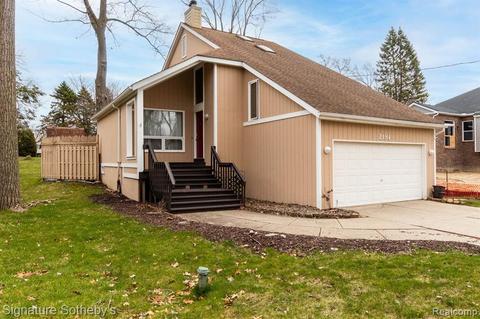 2181 Mapesbury Dr, West Bloomfield, MI 48324