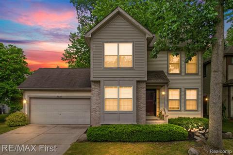 1221 Larch, Waterford, MI 48328