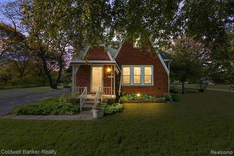 29191 Shiawassee Rd, Farmington Hills, MI 48336