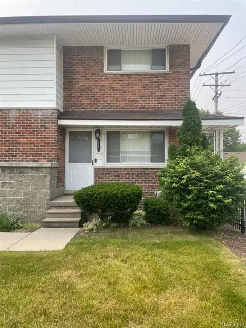 9741 Middlebelt Rd, Livonia, MI 48150