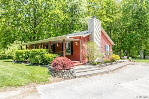 3814 Pine Tree Ln, Clyde, MI 48049