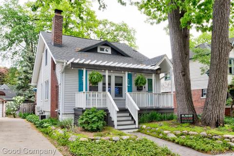 49 Wellesley Dr, Pleasant Ridge, MI 48069