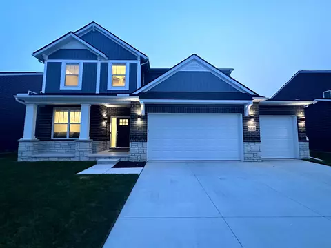 51631 Water Mark Dr, Macomb, MI 48042