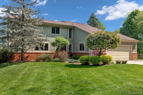 396 Drahner Rd, Leonard, MI 48367