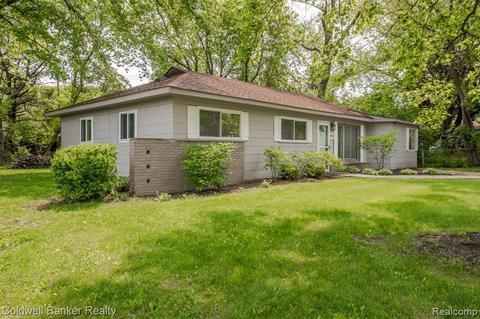 1979 Sarona, West Bloomfield, MI 48324
