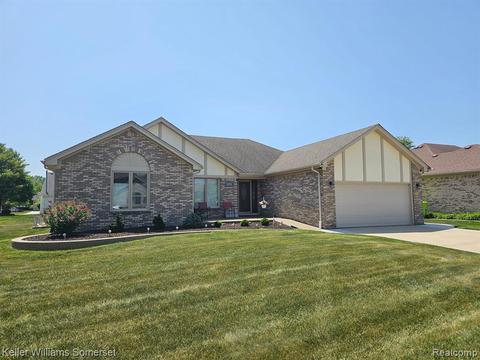 15978 Amy Ln, Macomb, MI 48042