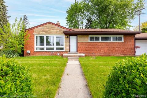 22175 E Price Dr, Clinton Township, MI 48035