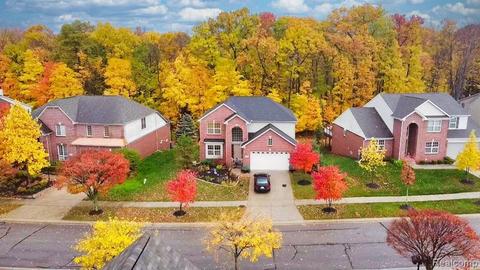 41643 Steinbeck, Novi, MI 48377