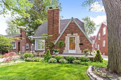 1028 Drexel St, Dearborn, MI 48128