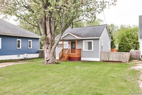 6559 Lakeshore Rd, Fort Gratiot, MI 48059