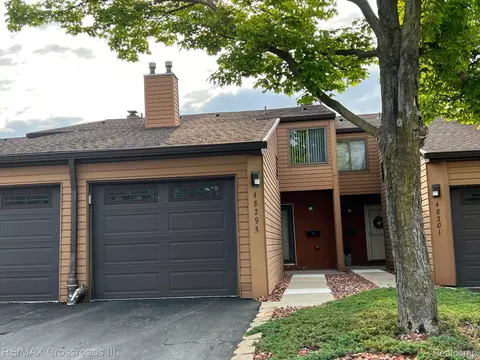 48295 Bayshore Dr, Van Buren, MI 48111