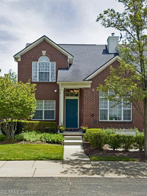 30201 Chantel Dr, Commerce Twp, MI 48390