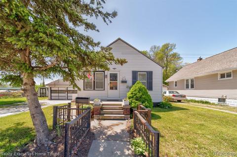 519 17th St, Port Huron, MI 48060