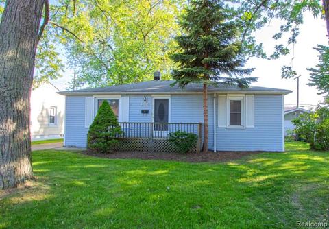 22614 Harper Lake Ave, Saint Clair Shores, MI 48080